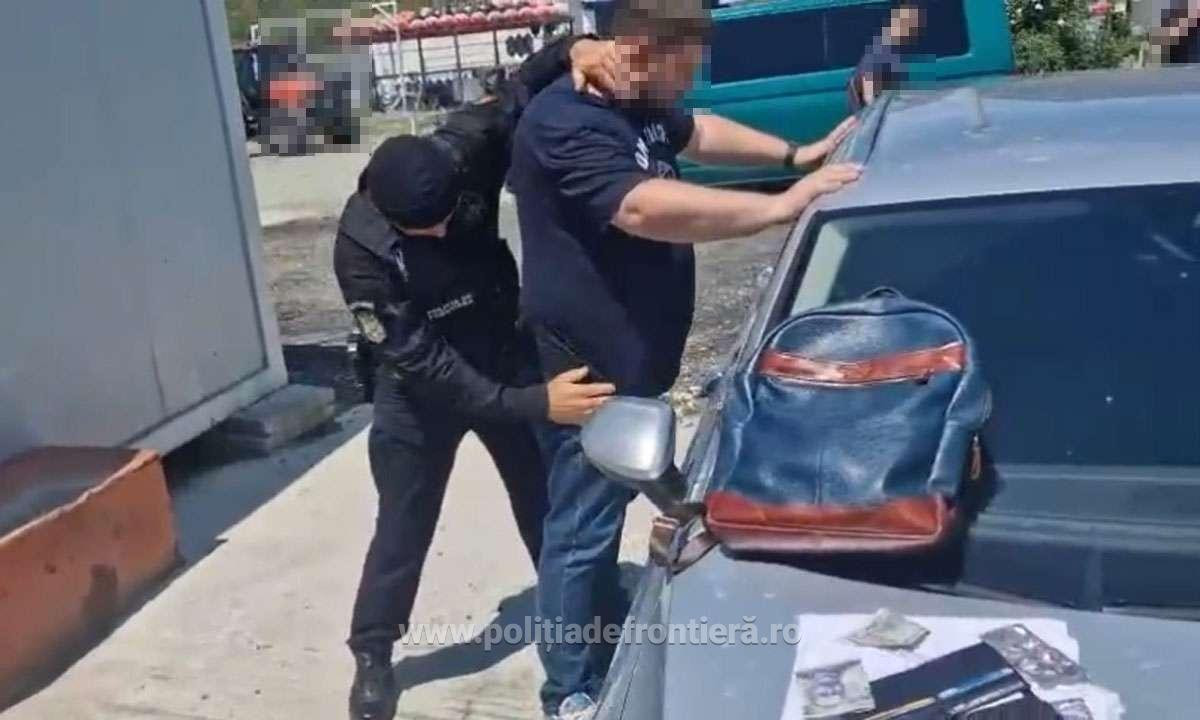 Un ucrainean a încercat să introducă pe ascuns în România patru containere pline. Ce se afla în ele