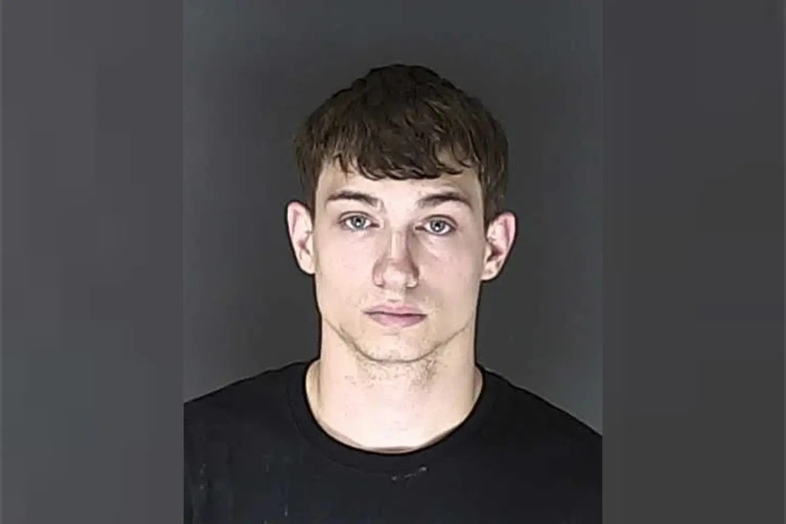 Un tânăr acuzat că a ucis bebelușul iubitei sale a scăpat fără pedeapsă după o declarație a procuroarei