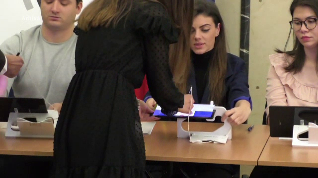 Cum pot vota la europarlamentare românii din străinătate. Avertisment pentru cei cu dublă cetățenie