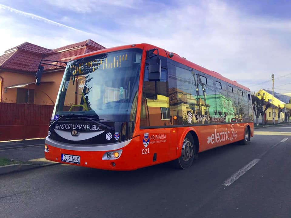 PRO VERDE. Turda, orașul cu transport public 100% electric. Cum a ajuns micul oraș din Ardeal să aibă doar autobuze electrice