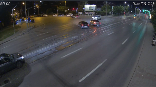 Neatenția unui șofer a provocat un accident într-o intersecție din Iași. Momentul impactului violent a fost filmat. VIDEO