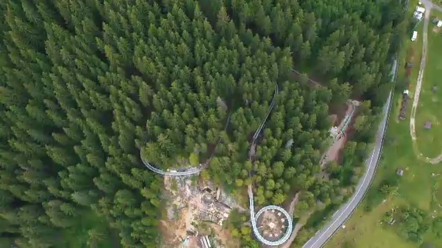 Stațiunile montane se reinventează, din cauza iernilor calde și lipsite de zăpadă. Spre ce s-au orientat antreprenorii