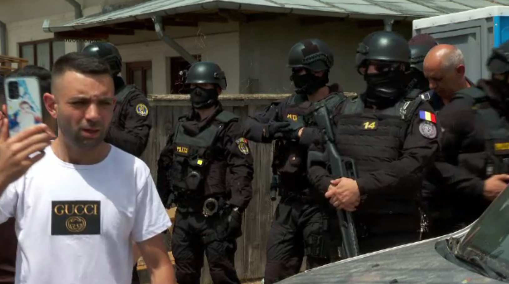 „Buletine de vot în sân și poate un pic mai jos”. Șefa unei secții de votare, acuzată că ascunde buletine de vot