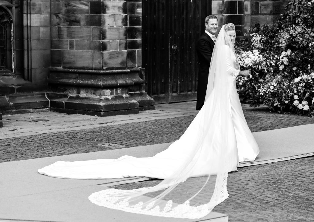 Imagini inedite de la nunta mondenă a anului. Ducele și ducesa de Westminster s-au căsătorit într-o ceremonie fastuoasă FOTO