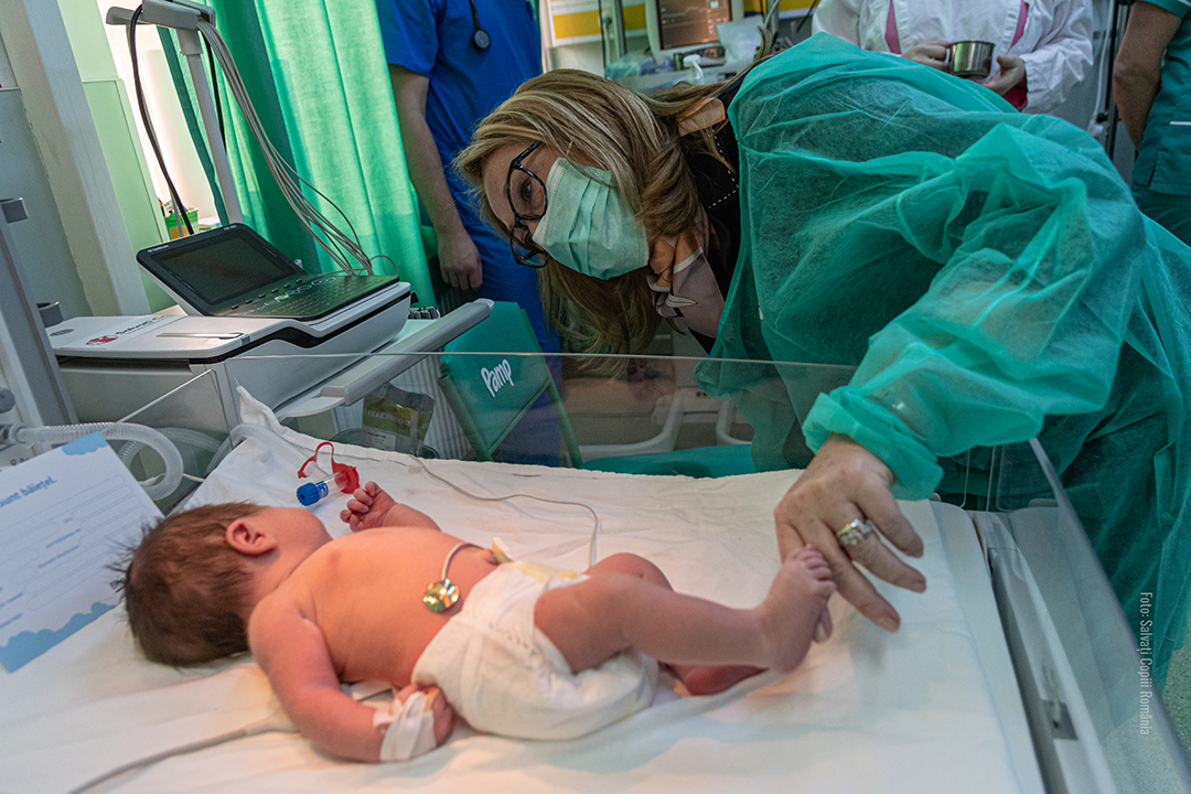 Camera cea mai mică: O șansă la viață pentru copiii prematuri din România