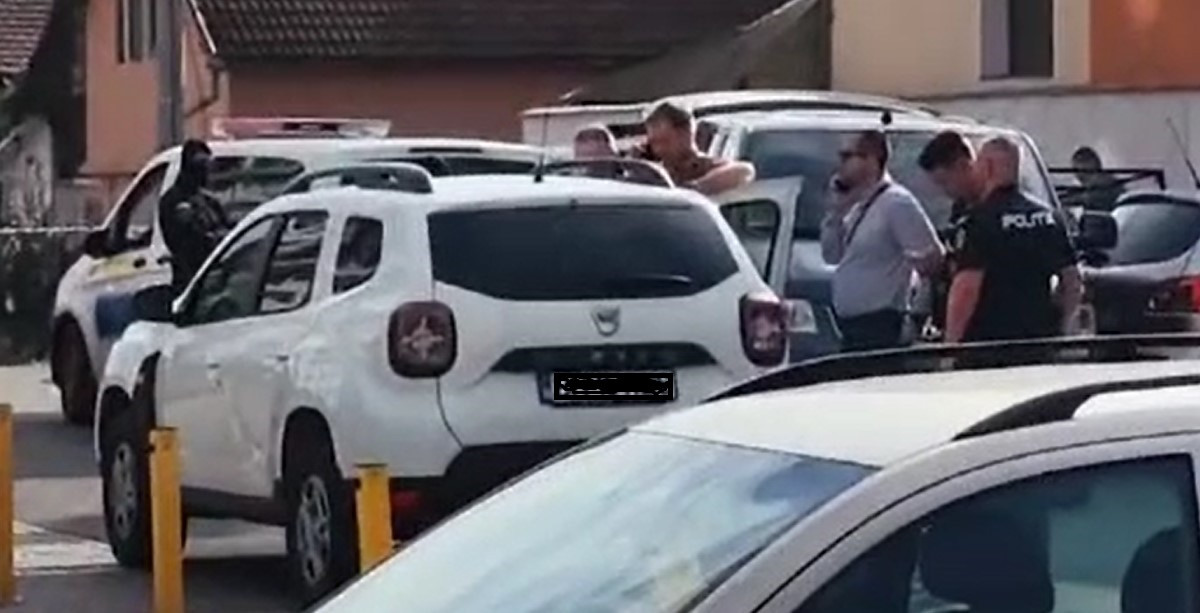 Șoc în apartamentul surorii tinerei care a fost găsită moartă într-un geamantan, în Oradea. Cum a fost găsită femeia