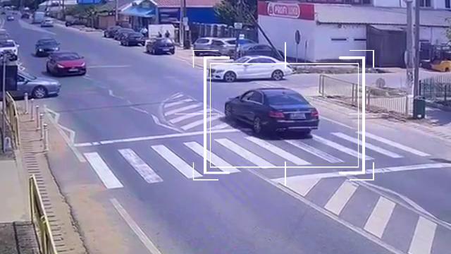 Gestul uluitor făcut de un șofer când l-a văzut în trafic pe polițistul care i-a reținut talonul. VIDEO