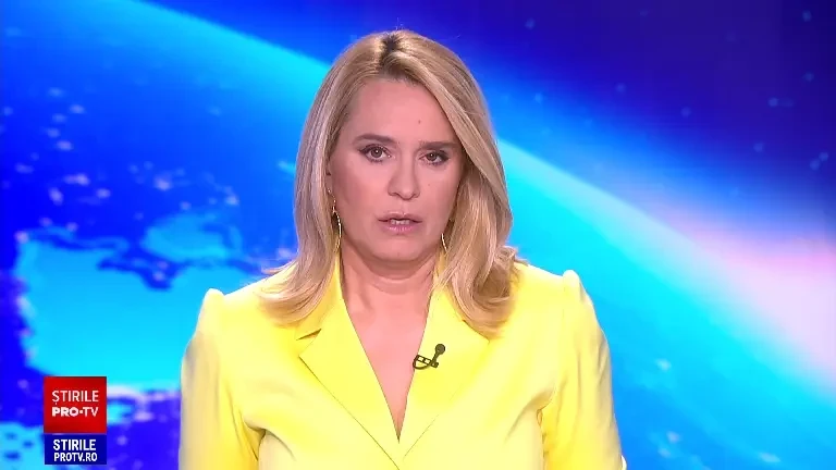 Momentul în care un șofer lovește cu mașina un polițist din Teleorman. Agentul spune că voia să se răzbune