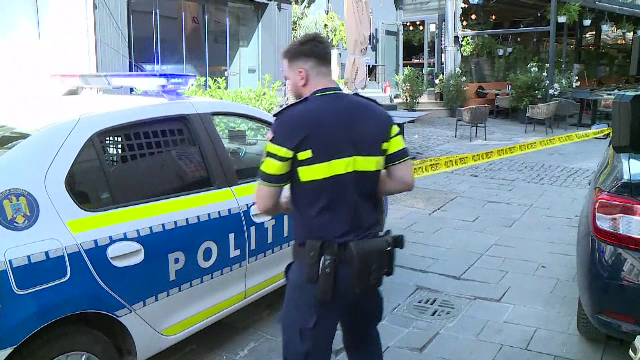 Turiști străini tâlhăriți de barmani și hostese în Centrul Vechi. Unul dintre ei a rămas fără 30.000 de euro pe card