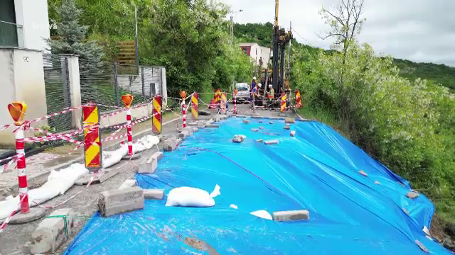 Strada surpată în Cluj-Napoca o ia din nou la vale. „Situația este jalnică”