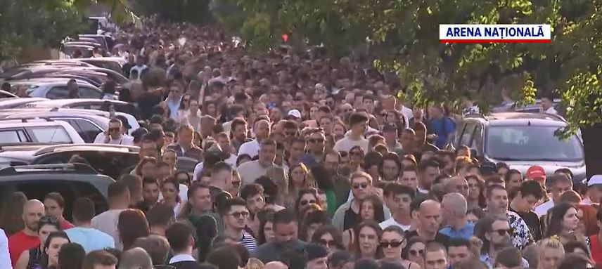 Frenezie pe Arena Națională. Fanii trupei Coldplay așteaptă cu sufletul la gură cel mai râvnit concert al anului