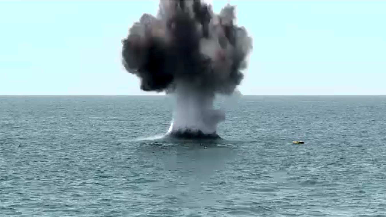 Două mine găsite cu sonarul au fost detonate la Constanța. La acțiune participă peste 100 de scafandri