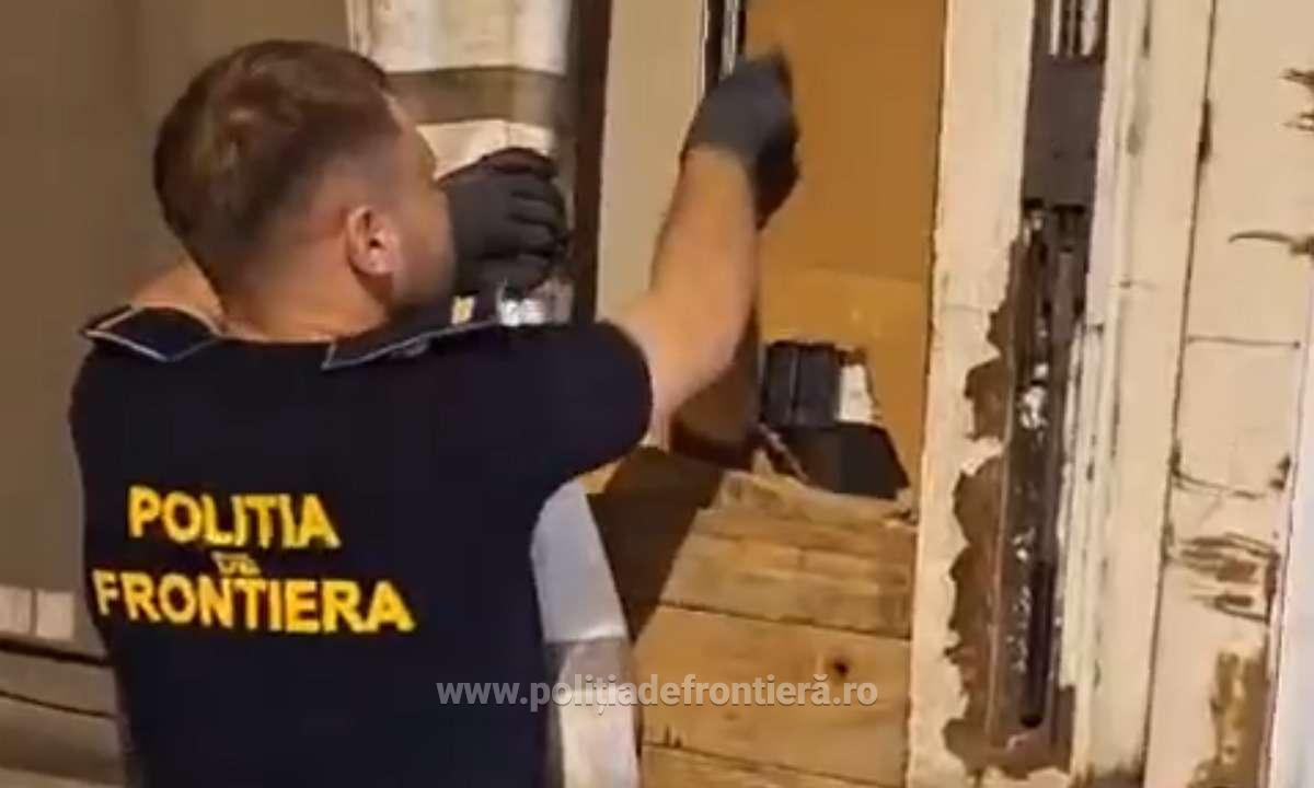 Descoperire de peste 100.000 de euro în Giurgiu. Ce au găsit polițiștii într-un autocamion în urma unui control