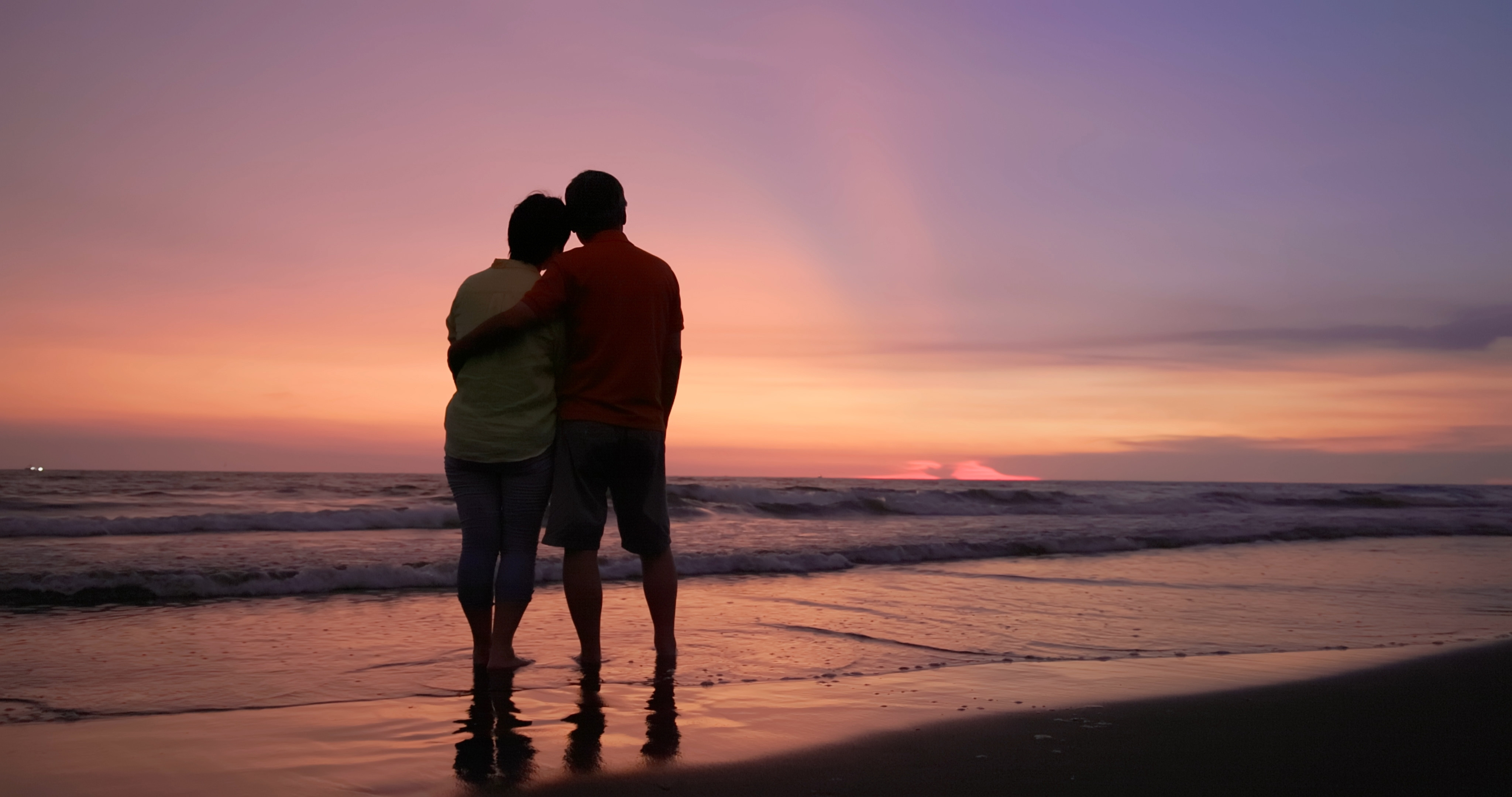 De ce femeile trăiesc mai mult decât bărbații: Eternul mister are o explicație năucitoare. Vitamina care prelungește viața