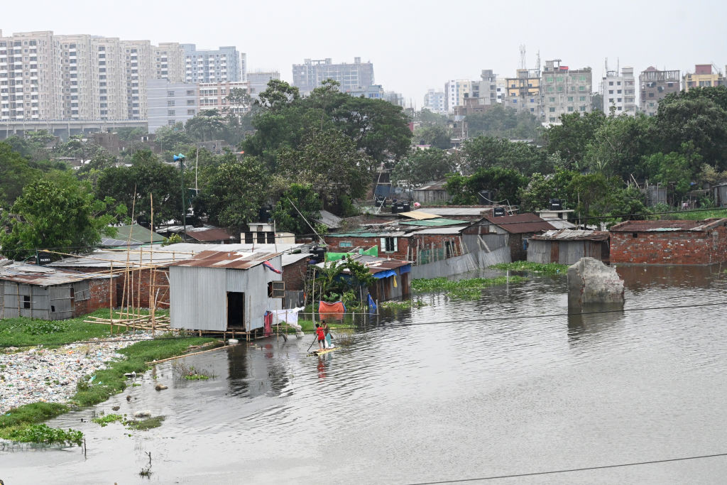 Marea înghite locuințele oamenilor din Bangladesh într-un ritm accelerat. „Prea târziu pentru a preveni dezastrele”