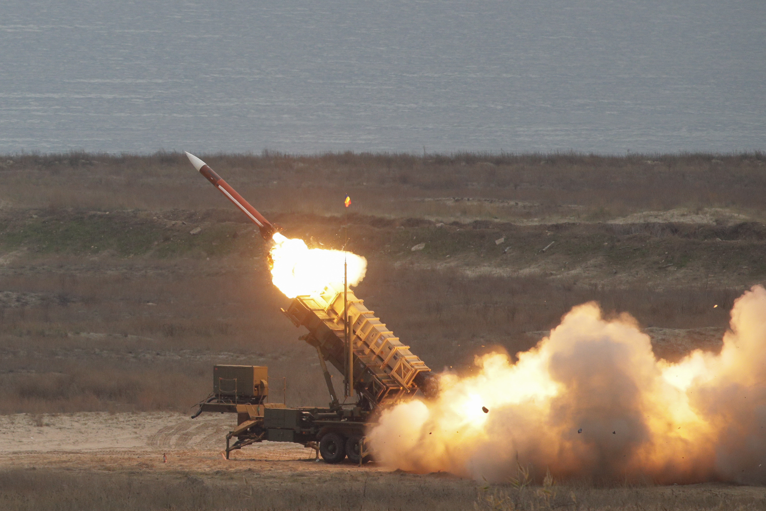 Armata română a testat cu succes încă o armă de care se teme Rusia. Cu ce s-a tras la malul mării