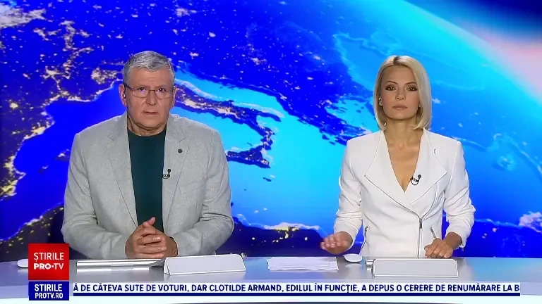 Aproape 400 de intervenții ale pompierilor în București, după furtună. 60 de copaci au căzut, 71 de mașini avariate