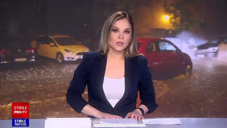 Bilanțul furtunii violente, cu grindină, care a paralizat Capitala. Șoferii au scos apa cu ligheanul din mașini