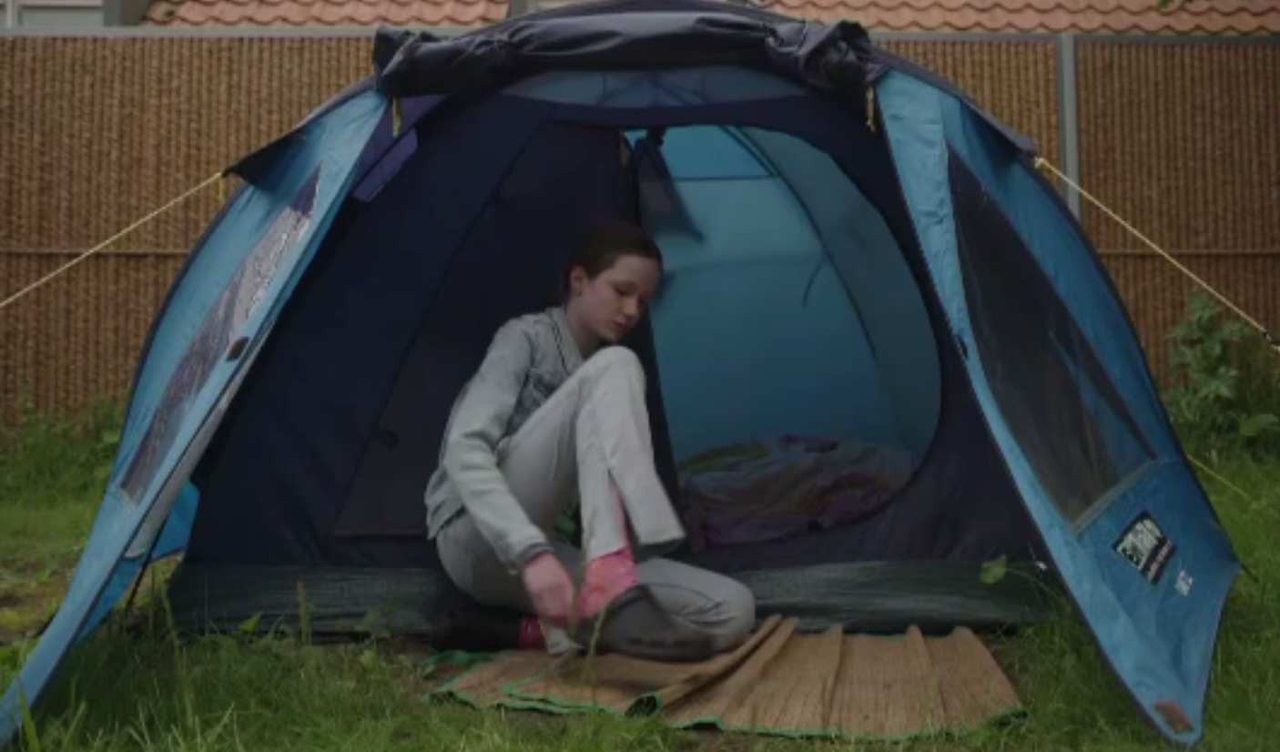 Isolda, fata de 12 ani care doarme într-un cort ca să salveze pinguinii. Câți bani a strâns din donații