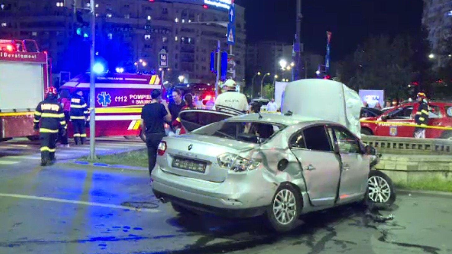 Accident grav în centrul Bucureștiului. 12 persoane au ajuns la spital, după o coliziune între un microbuz și un autoturism