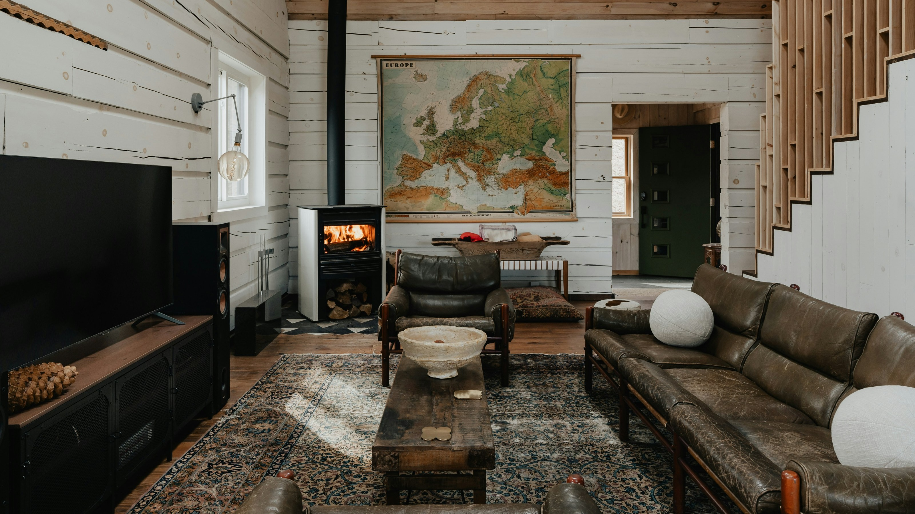 (P) La ce să te aștepți când comanzi mobilă online. Avantaje și dezavantaje