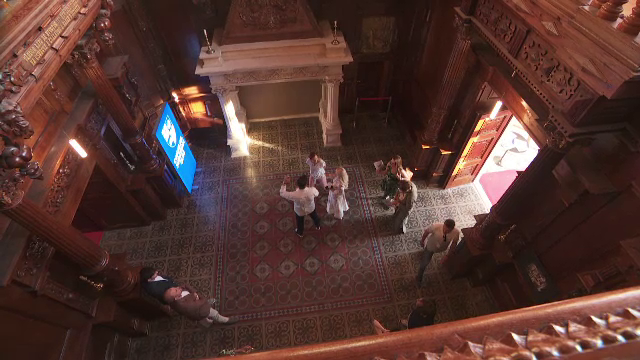 Seară memorabilă la Castelul Banffy. Turiștii s-au bucurat de o proiecție sub cerul liber la TIFF