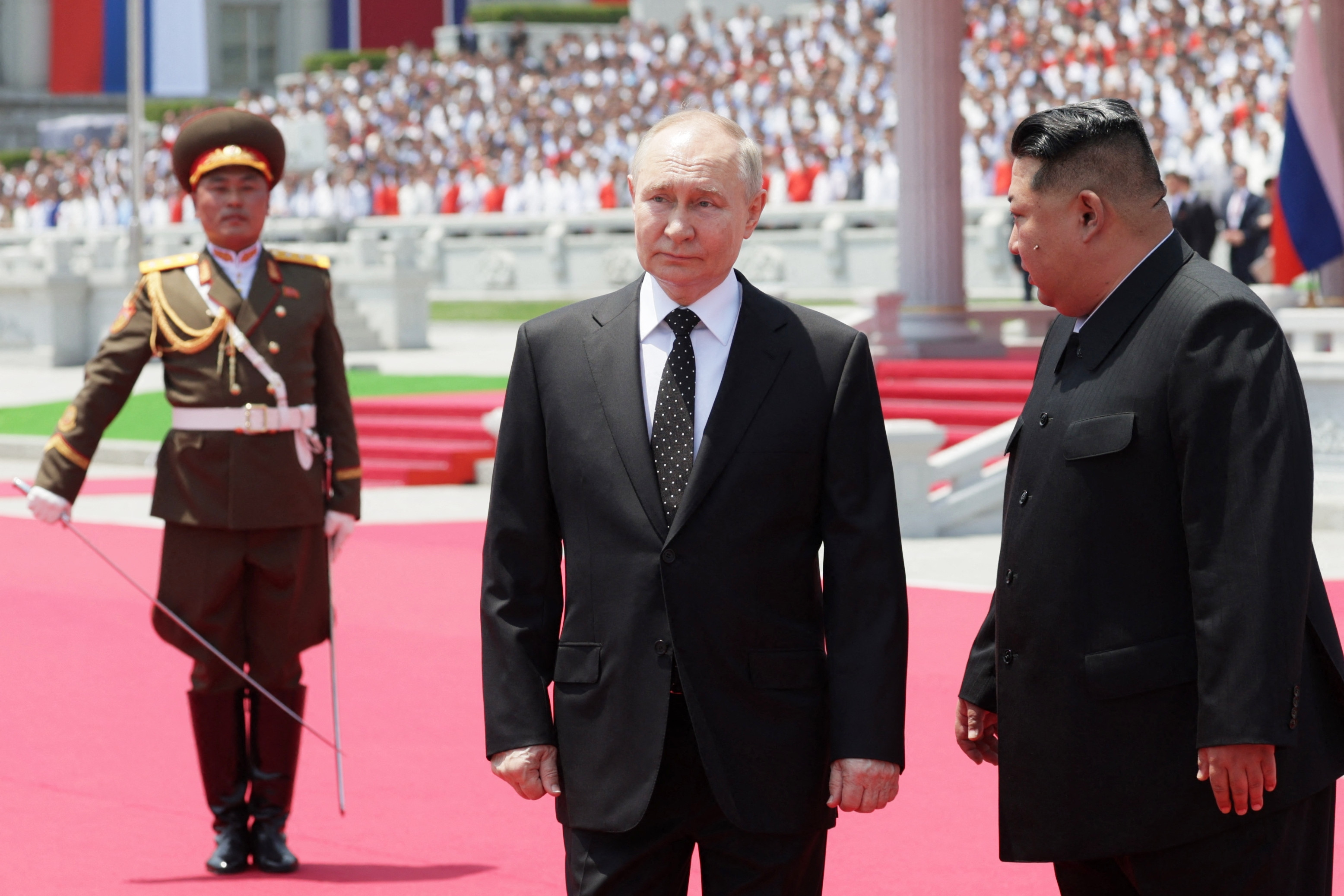 Întâlnirea dintre Kim Jong-un și Putin, catalogată drept „un summit al dictatorilor”. Ce interese are Rusia în Coreea de Nord