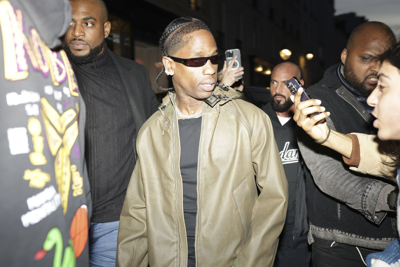 Travis Scott a fost arestat în Miami. A provocat un scandal pe o barcă, fiind beat