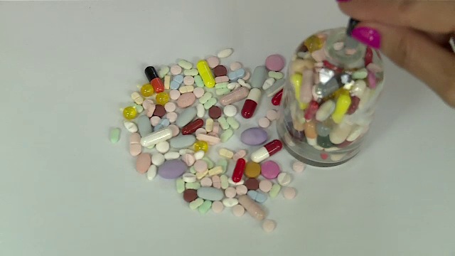 Bolnavii din România sunt nevoiți să aștepte mai bine de 2 ani pentru tratamentele inovatoare, pentru că statul nu alocă bani