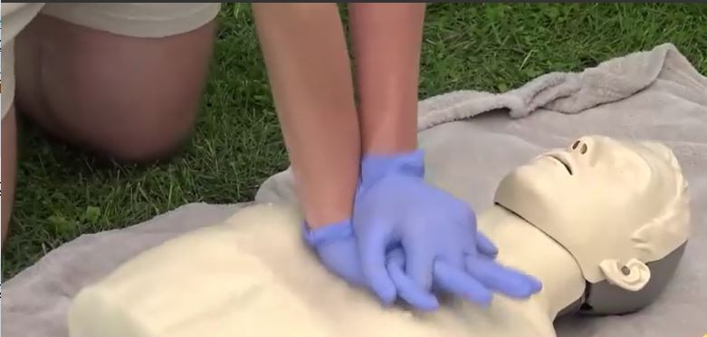 Elevii din Alba salvează vieți. Concurs de prim ajutor prganizat de Crucea Roșie