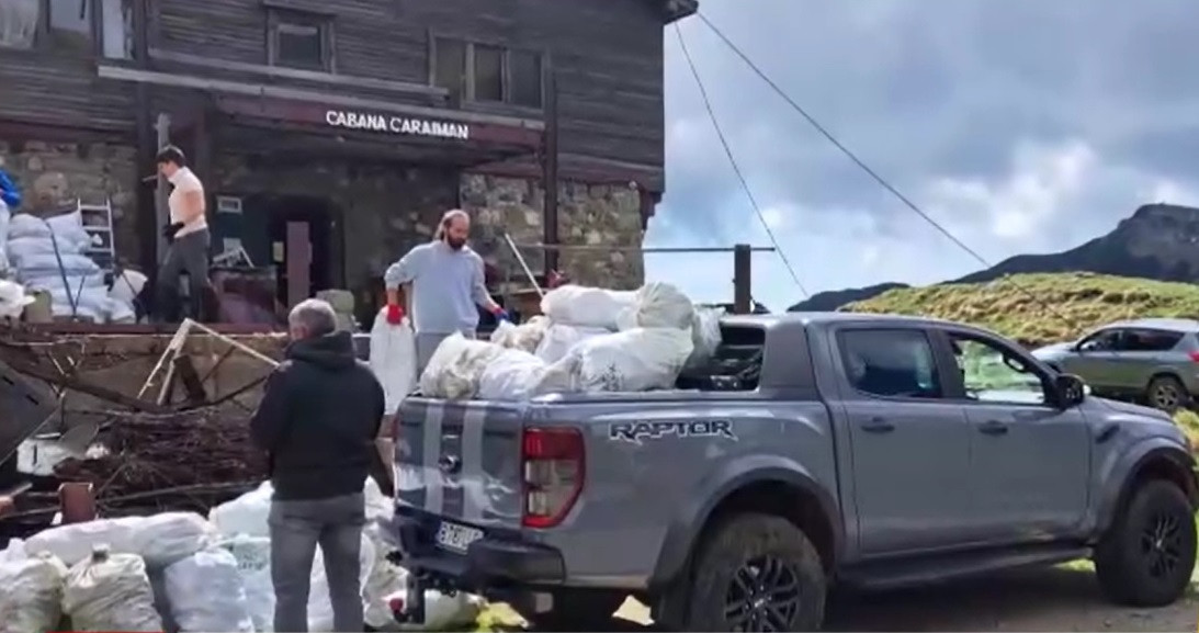 Fenomen dezgustător în Munții Bucegi. Oamenii trag un semnal de alarmă: „Să lăsăm muntele curat exact cum l-am găsit”