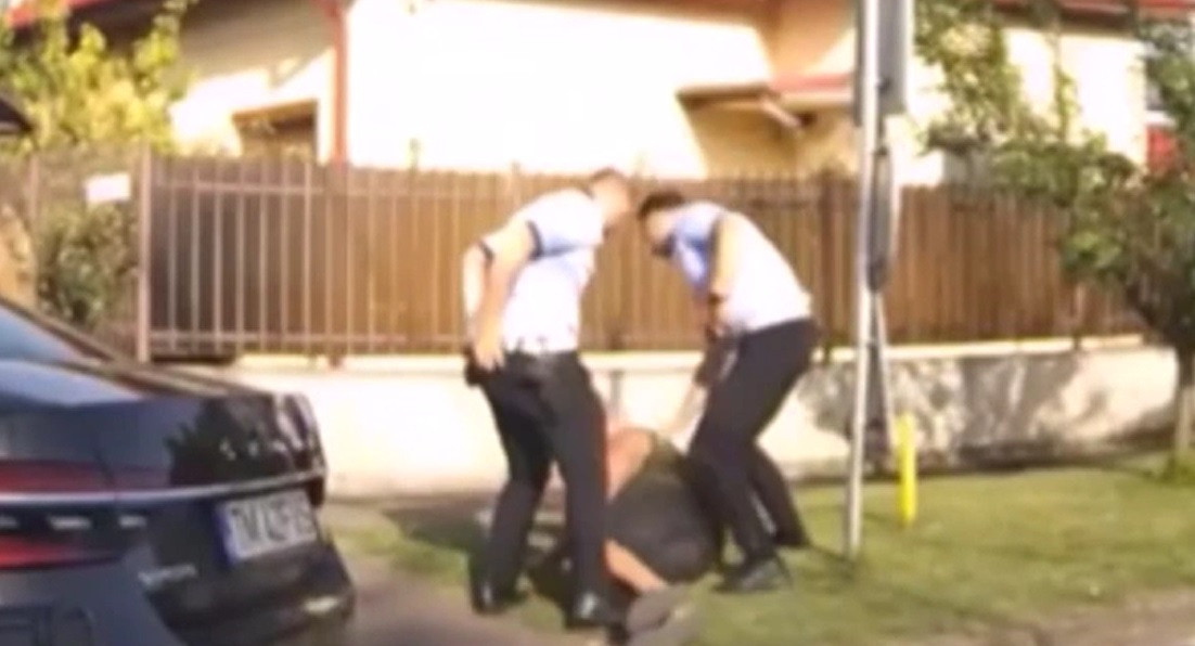 Urmărire ca în filme pe străzile din Timișoara. Un șofer care gonea cu o mașină cu numere false, prins de polițiștii locali