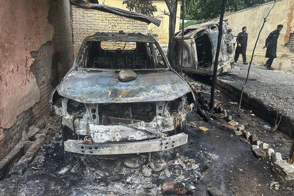 Șocant. Țara în care un turist a fost scos cu forța dintr-o secție de poliție și ucis de localnici. Era acuzat de blasfemie