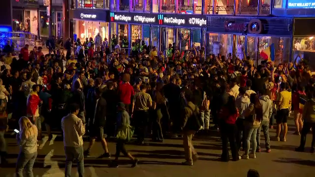 N-a fost victorie, dar a fost bucurie pentru românii care au văzut meciul tricolorilor din Koln. Ai noștri au încins o horă