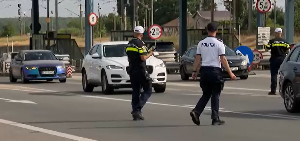 Final de vacanță de Rusalii. Unde sunt cele mai aglomerate porțiuni pe Autostrada Soarelui. Traficul, supravegheat și din aer