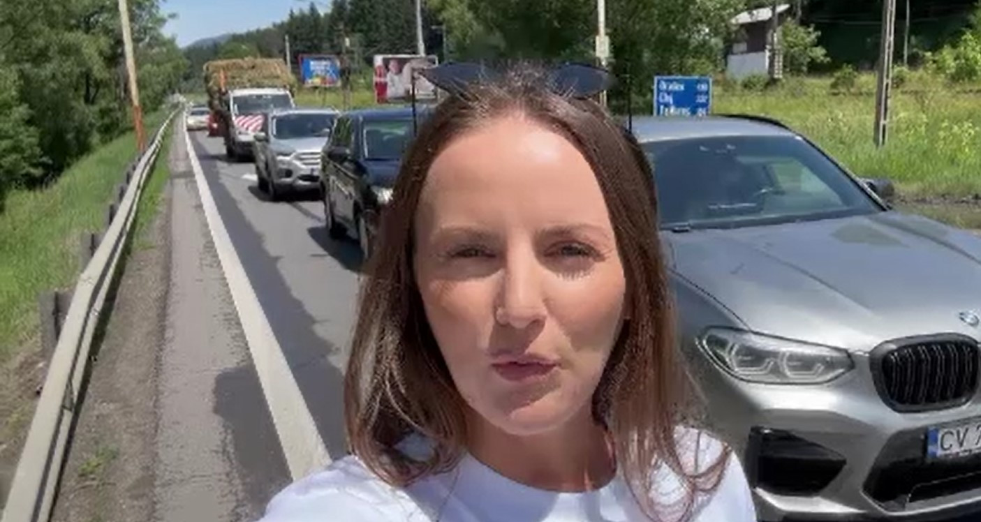 Experiment Știrile PRO TV pe DN 1, de Rusalii: Mers pe jos vs Mașină. În cât timp a fost parcurs 1 km în cele două situații