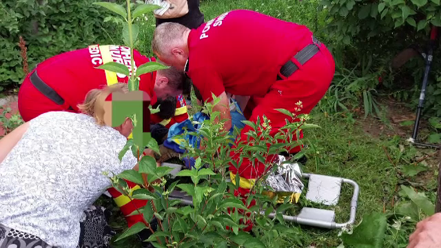 Cum au salvat-o cei doi localnici din Neamț pe fetița de 6 ani căzută într-un puț aproape secat. Copila a fost operată