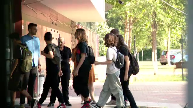 Cum li s-a părut elevilor Evaluarea Națională. Subiectele au ajuns în spațiul public înainte de încheierea probei