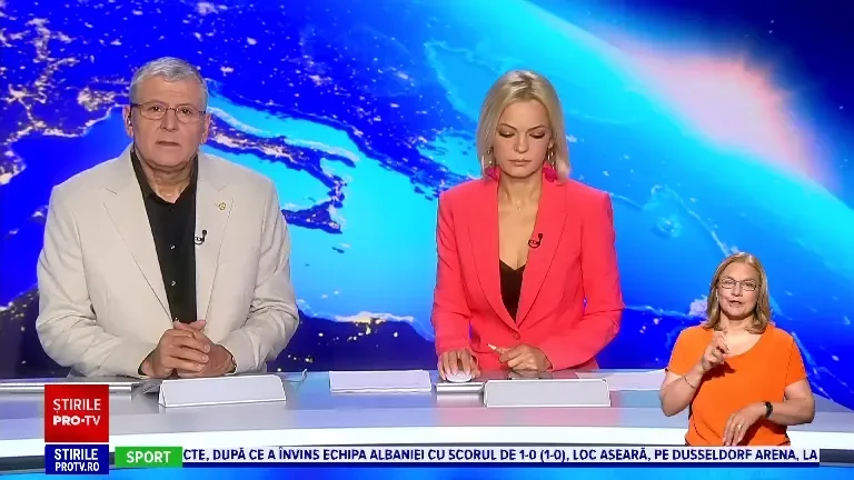 Momentul în care două mașini se lovesc pe un drum din Iași, după ce unul dintre șoferi a făcut o greșeală flagrantă