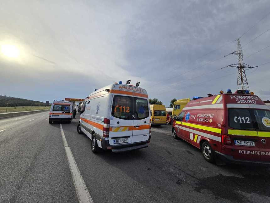 Accident grav în Sibiu, între un microbuz şcolar și o mașină. Planul Roșu de intervenție, dezactivat. Doi copii, la spital