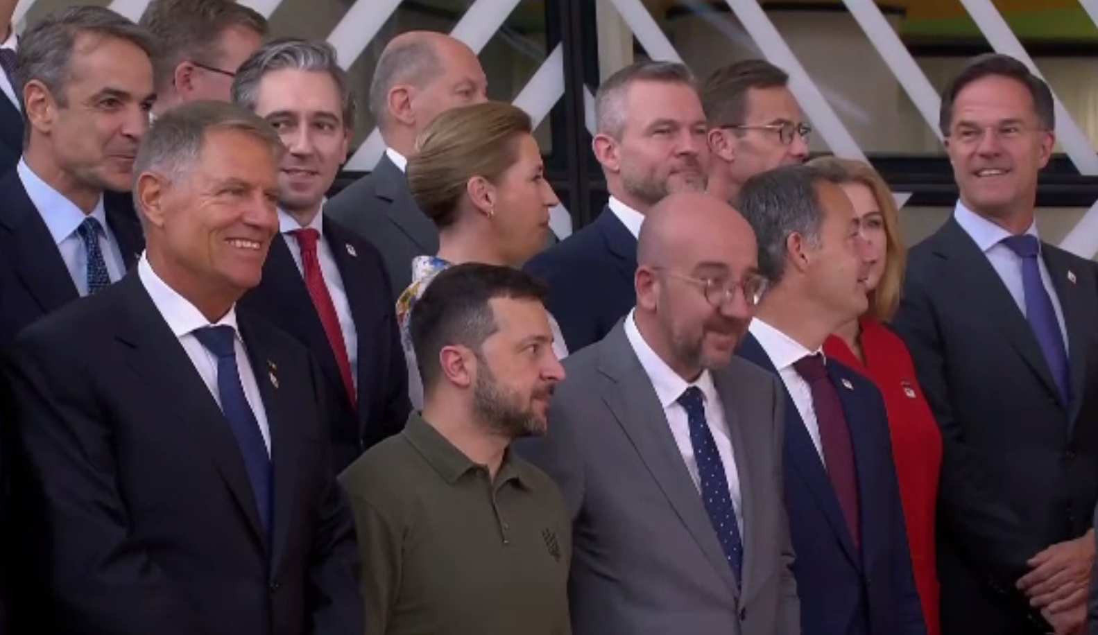 Șefii de stat şi de guvern fac jocurile pentru funcţiile de top ale Uniunii Europene. Poziția României