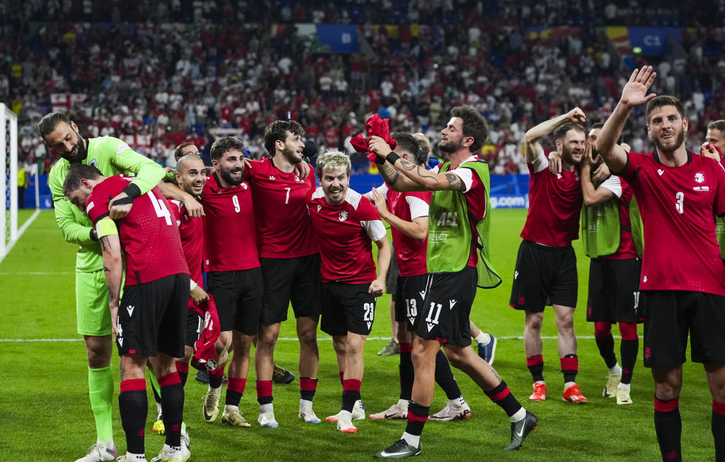 10 milioane de euro pentru fotbaliștii naționalei, după calificarea istorică. Premierul miliardar a pregătit deja banii