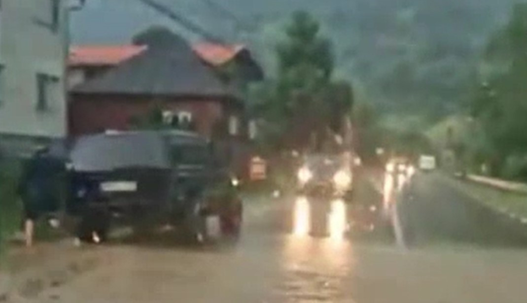 Imagini de coșmar surprinse în Borșa. Prăpădul pe care vremea rea l-a făcut în doar o oră