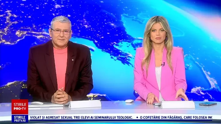 Primii pași în apă. Puii de pinguin de la Grădina Zoologică din Londra își fac debutul la înot