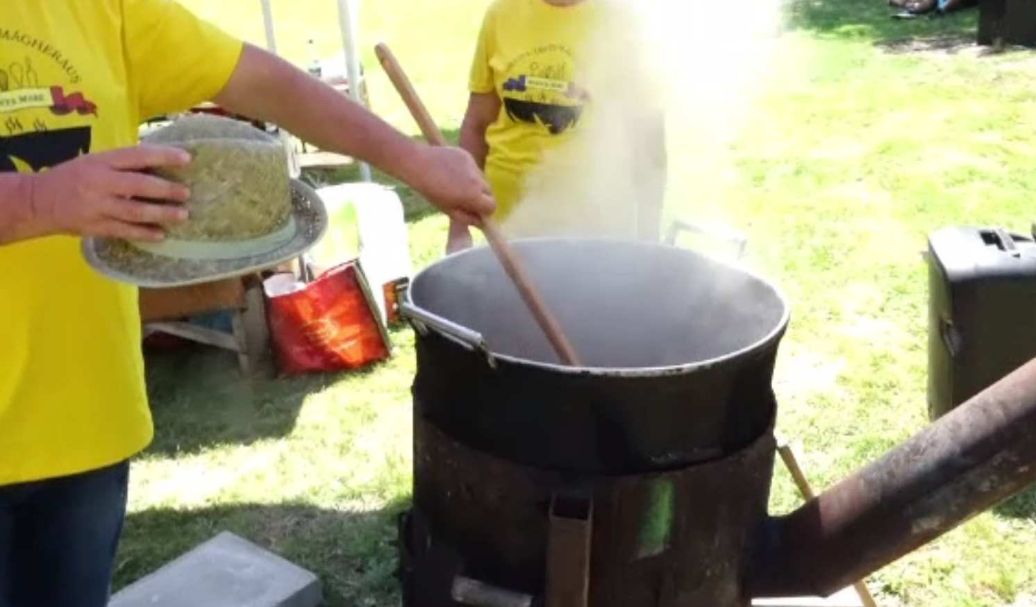 „Bătălia ceaunelor”, în Maramureș. 12 bucătari s-au întrecut pentru cea mai bună tocăniță