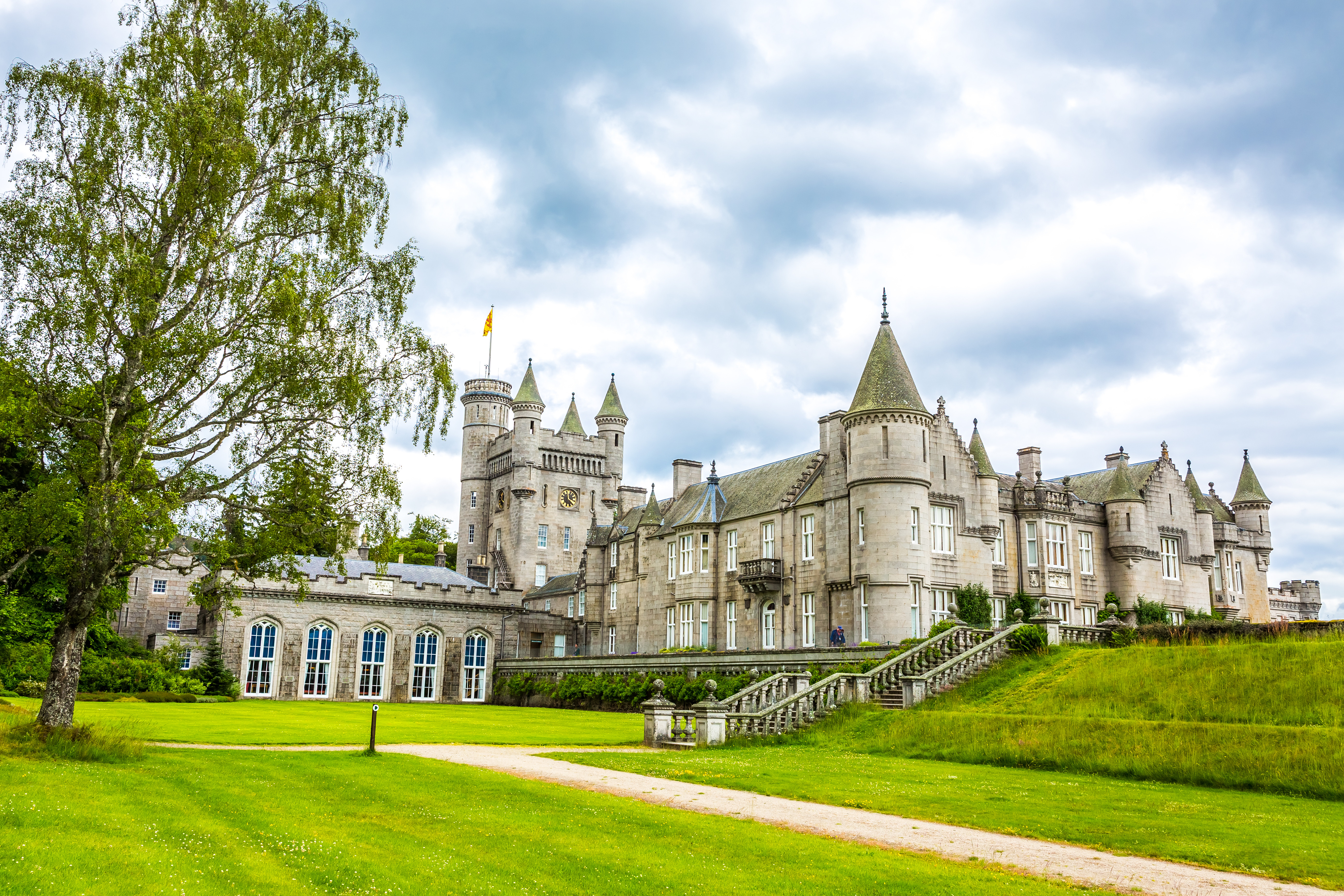 Castelul Balmoral, unde a murit regina Elizabeth II, se deschide pentru prima dată publicului. Cât costă un bilet | FOTO