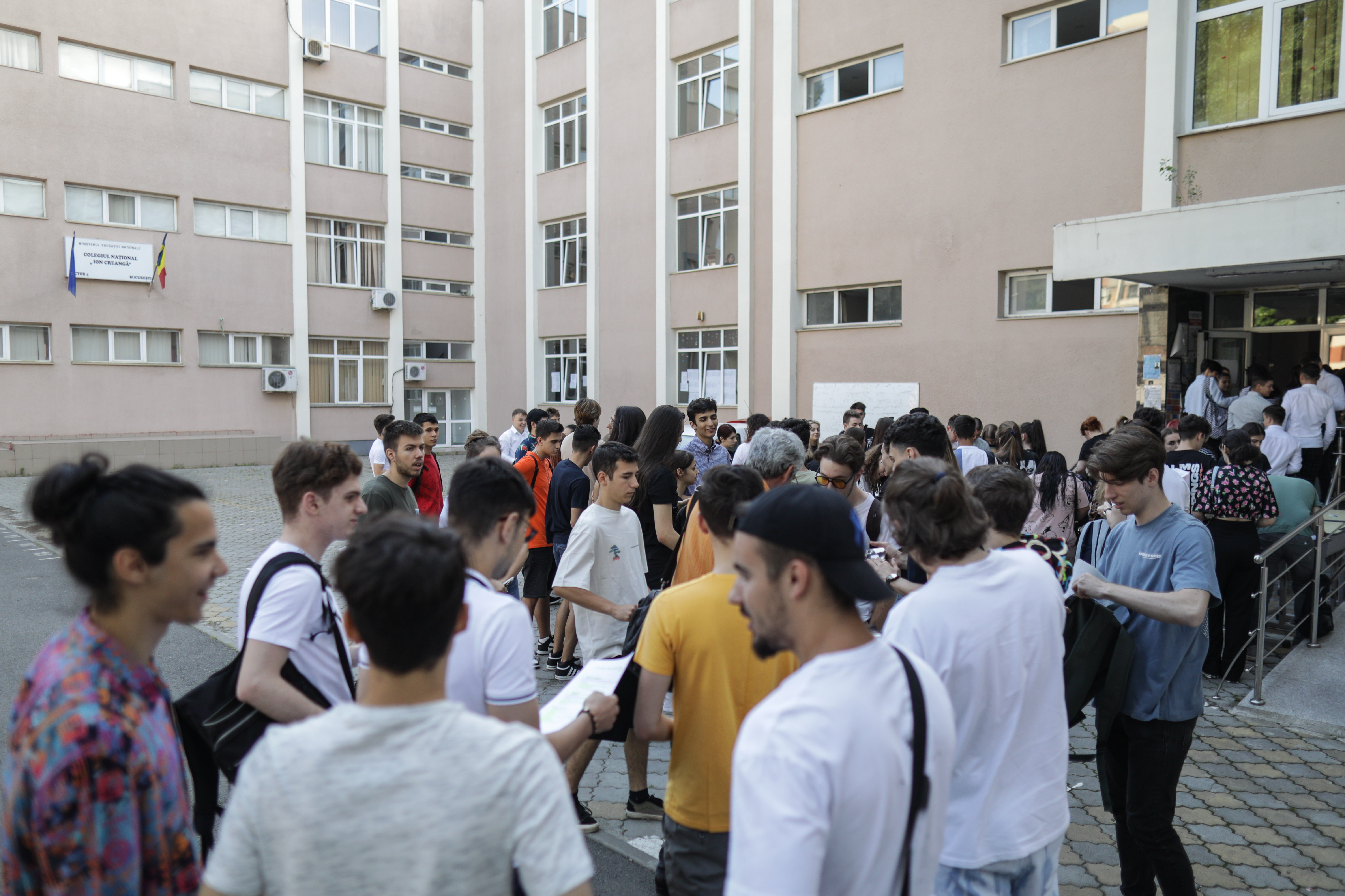Bacalaureat 2024. Peste 134.000 de candidați sunt așteptați să dea „examenul maturității”