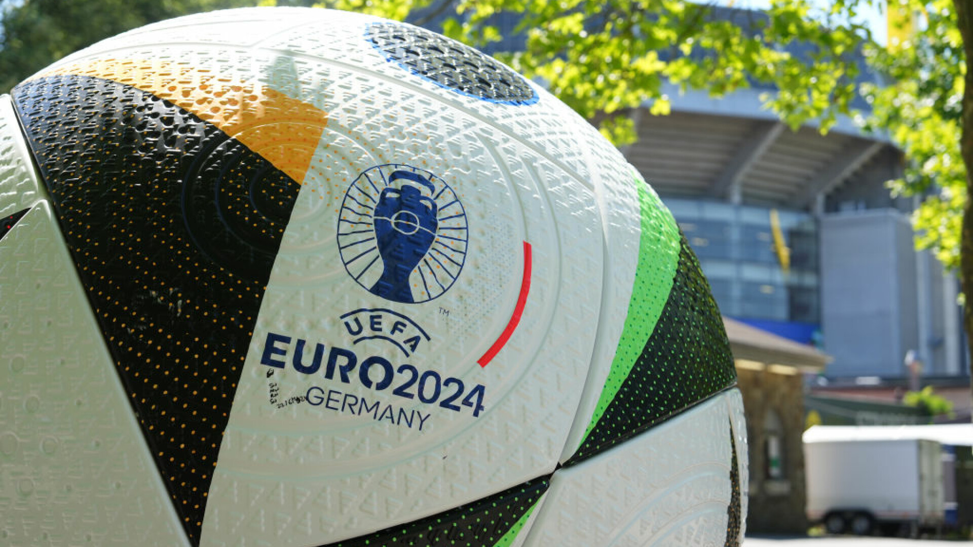 De ce este specială mingea folosită la Euro 2024. Balonul microcipat din Germania a revoluționat fotbalul