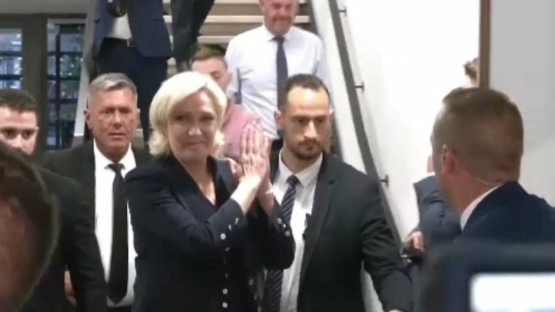 Îngrijorări după ce extremiștii de dreapta au câștigat primul tur al alegerilor: „Este o Franță a urii care crește”