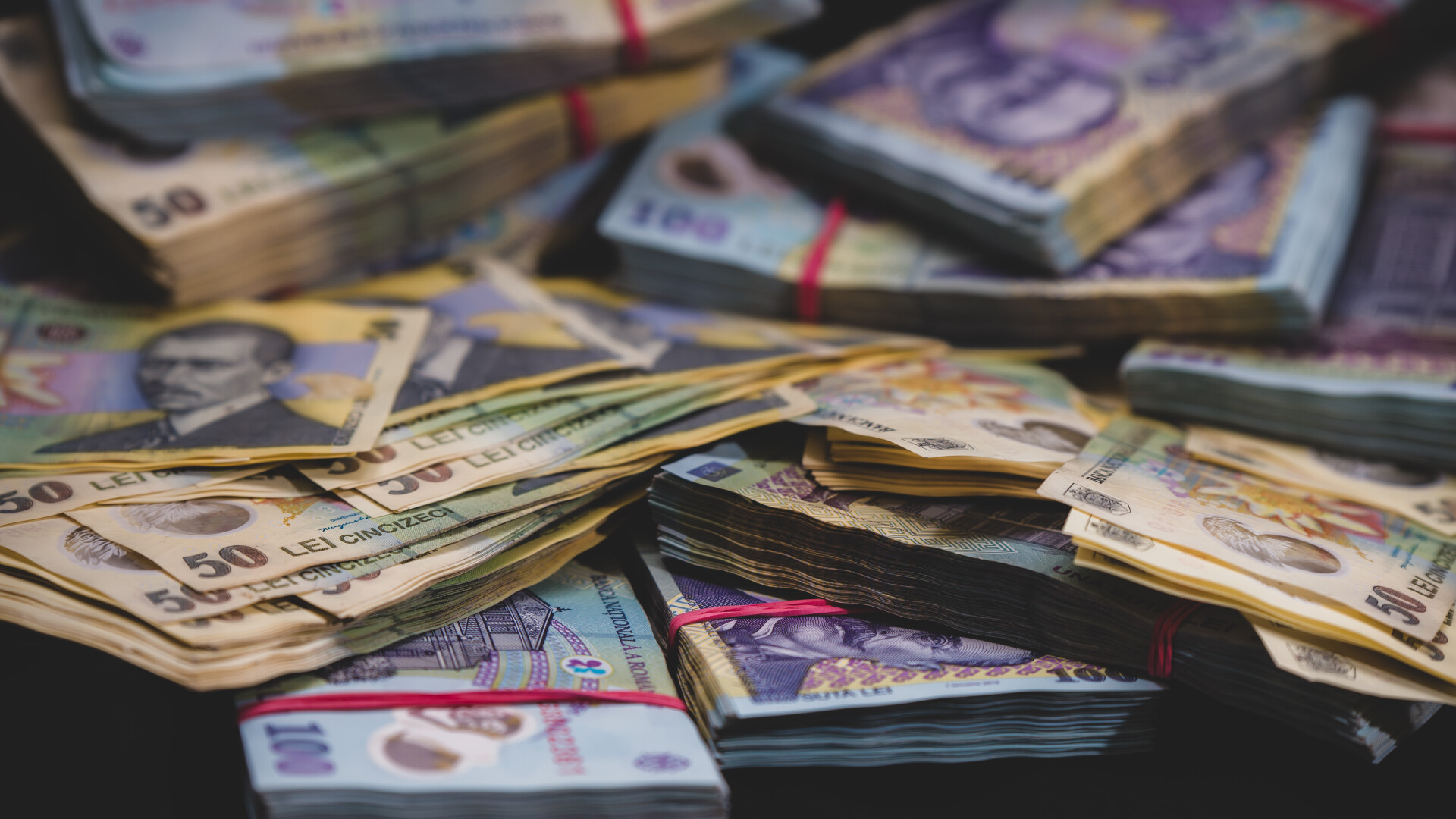 Au scăzut rezervele valutare ale României. Câți bani mai are în conturi Banca Națională